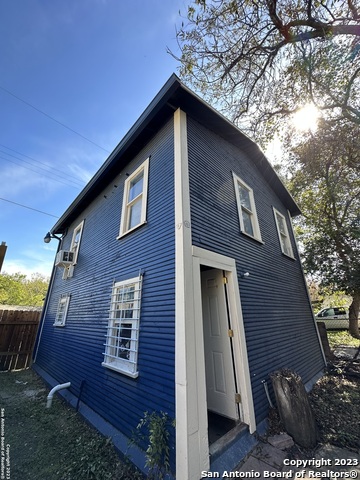 2246 E Houston St Property Photo 30