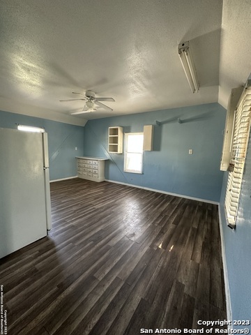 2246 E Houston St Property Photo 32