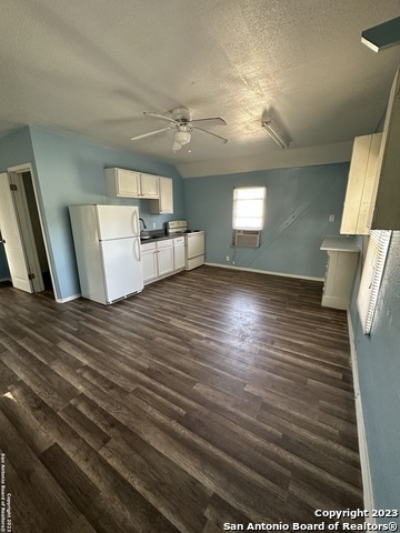 2246 E Houston St Property Photo 34