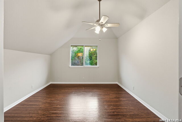 933 Great Tree Property Photo 27