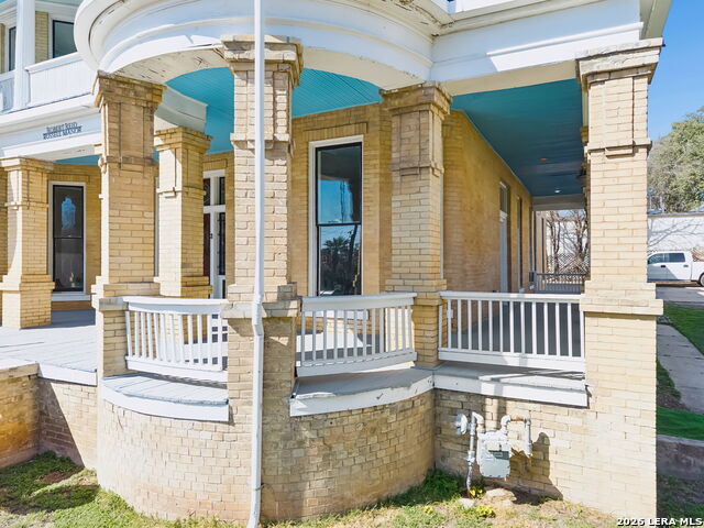 339 W Woodlawn Ave Property Photo 10