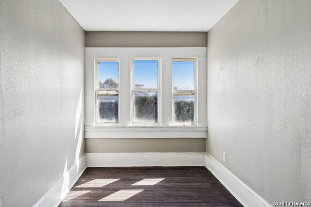 339 W Woodlawn Ave Property Photo 72