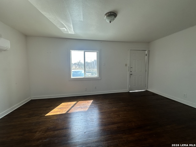 417 Eleanor Ave Property Photo 6