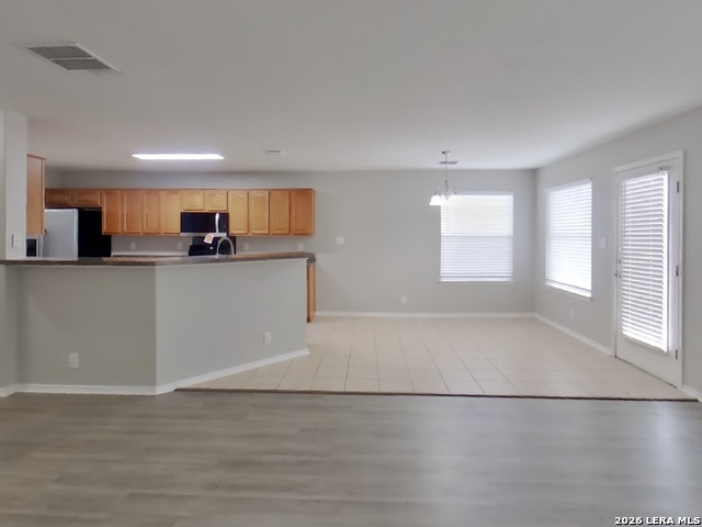 517 Zapata Property Photo 5