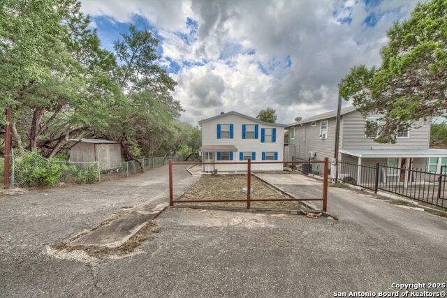 1108 Pebble Beach Dr Nw Property Photo 2