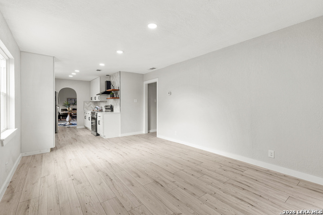 10322 Tioga Property Photo 8