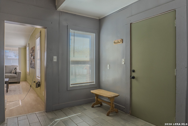 918 New Laredo Property Photo 13