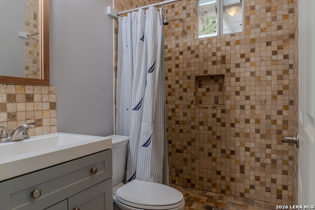 918 New Laredo Property Photo 16