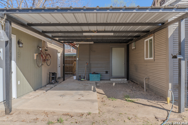 918 New Laredo Property Photo 27