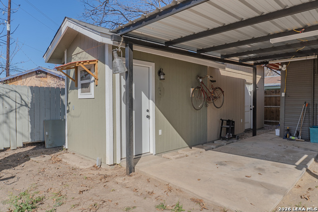 918 New Laredo Property Photo 28