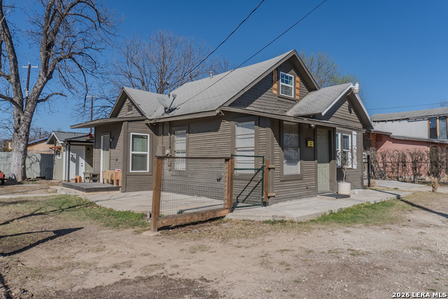 918 New Laredo Property Photo 30