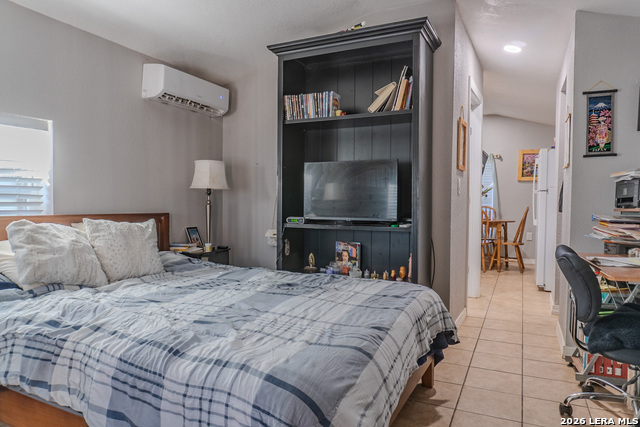 918 New Laredo Property Photo 35