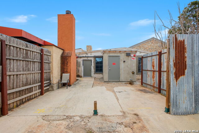 24116 W Interstate 10 Property Photo 6