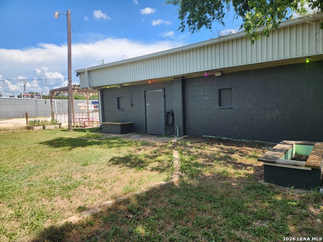 210 Kingsbury Property Photo 18
