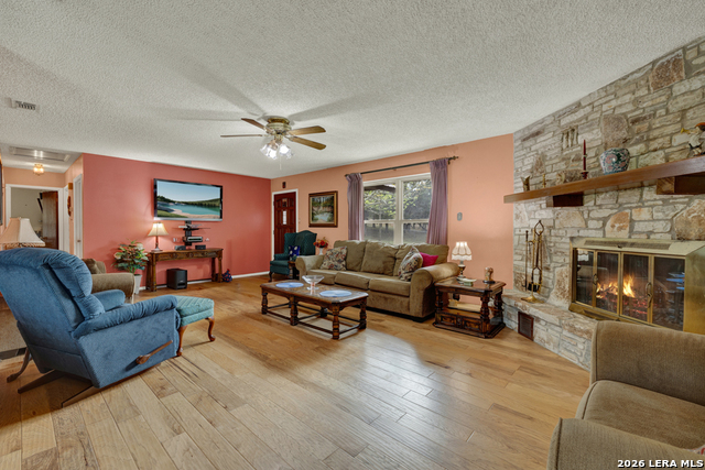 109 Saddle Wood Trl Property Photo 6