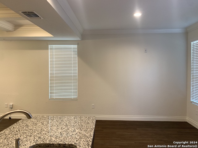 320 Untermaier Property Photo 11