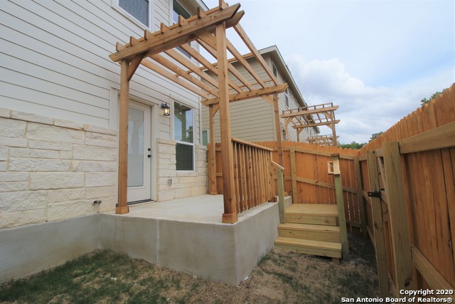 320 Untermaier Property Photo 22