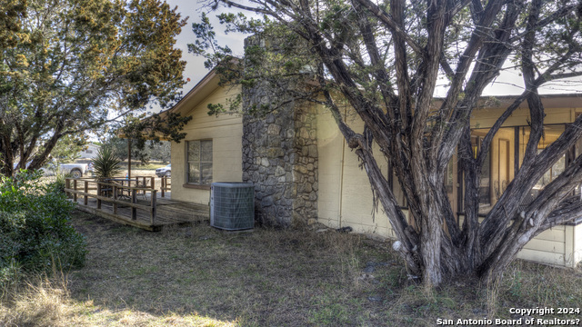 22 Squirrel Bend Property Photo 6