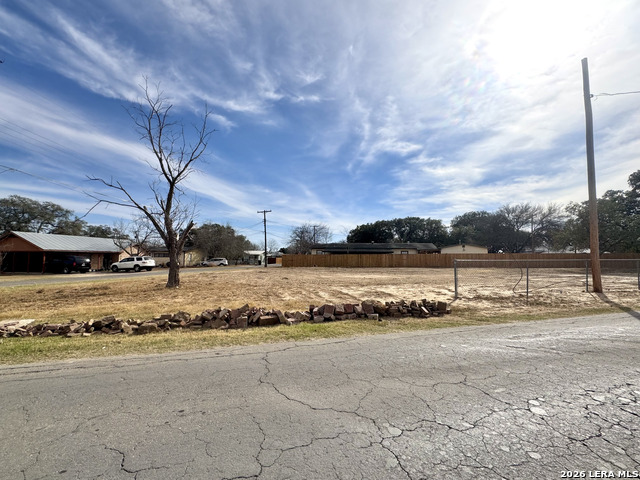 Tbd W Dilley Property Photo 3