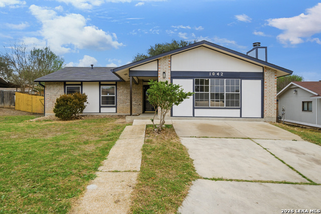 1042 Lemon Tree Property Photo 1