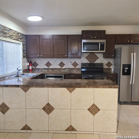 6602 Spring Manor Property Photo 3