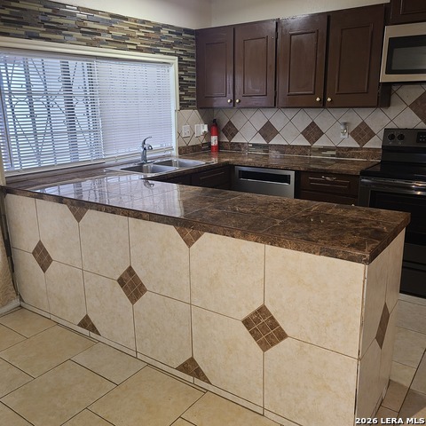6602 Spring Manor Property Photo 4