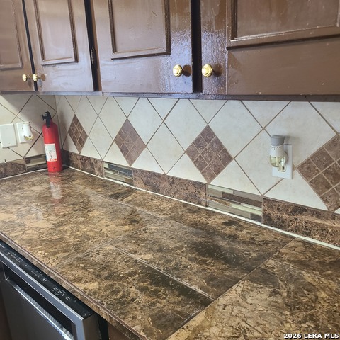 6602 Spring Manor Property Photo 5