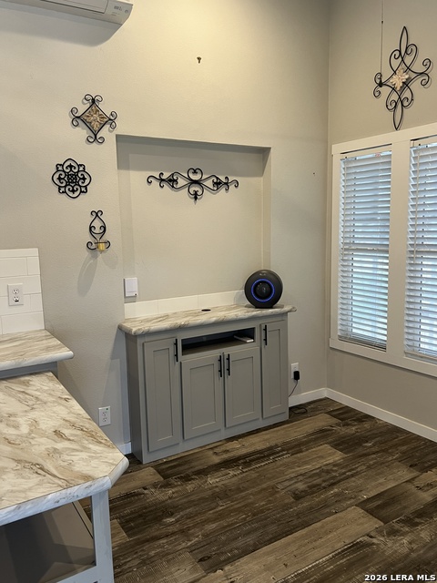 275 Siesta Property Photo 4
