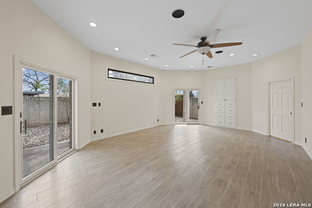 403 Candlelight Property Photo 16