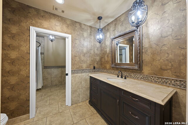 403 Candlelight Property Photo 30