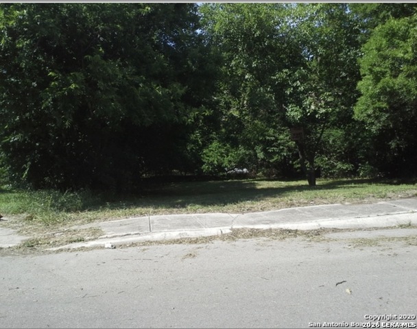 611 Belmont Property Photo 3