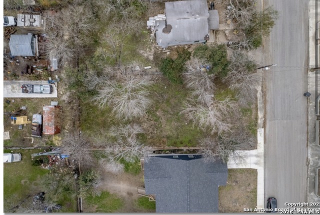 611 Belmont Property Photo 6