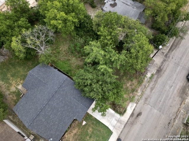 611 Belmont Property Photo 7