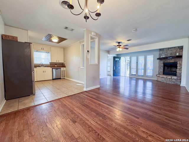 325 Hickman Property Photo 8