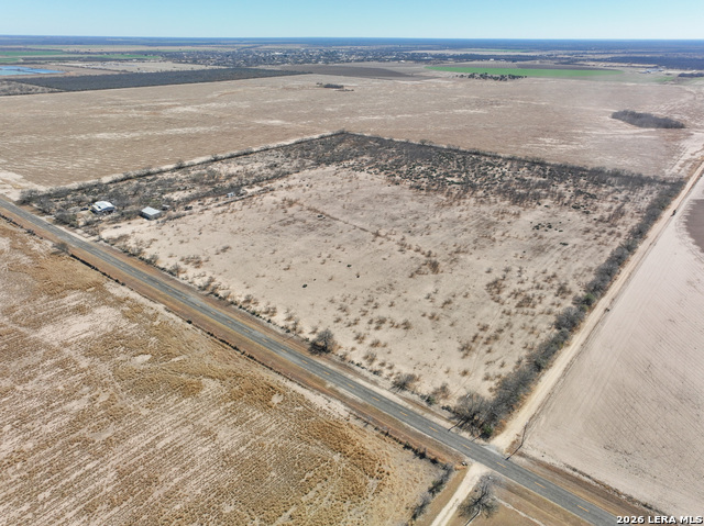 793 Fm 1986 Property Photo 3