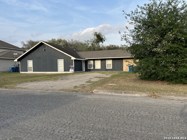 501 E Bowie Property Photo 3