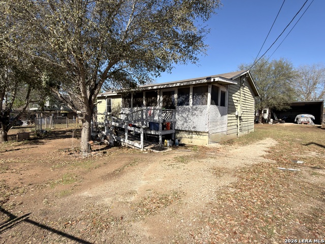 213 E 4th Property Photo 2