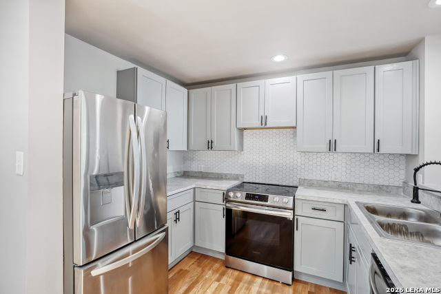 323 Moselle Property Photo 4
