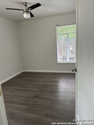 1221 Thorain Property Photo 6