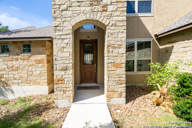 25719 Green River Drive Property Photo 3