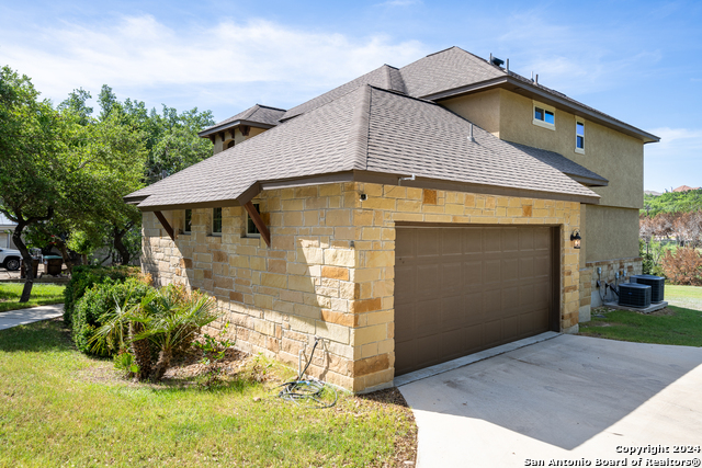25719 Green River Drive Property Photo 4
