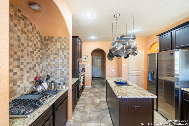 25719 Green River Drive Property Photo 14