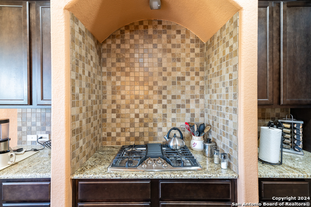 25719 Green River Drive Property Photo 17