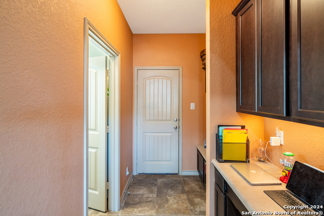 25719 Green River Drive Property Photo 18