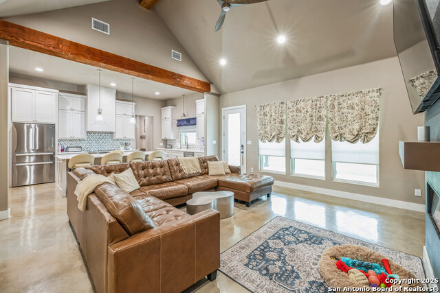 1062 Lariat Property Photo 10