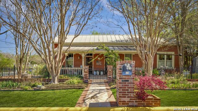 101 Landa Property Photo 2
