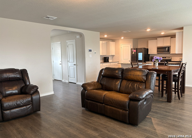 621 Great Property Photo 5