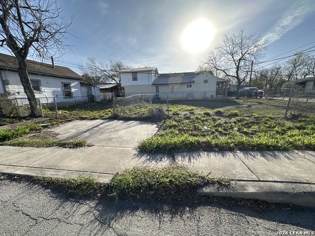 712 S Calaveras Property Photo 1