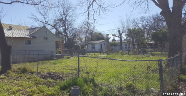 712 S Calaveras Property Photo 4