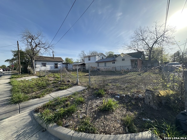 712 S Calaveras Property Photo 9